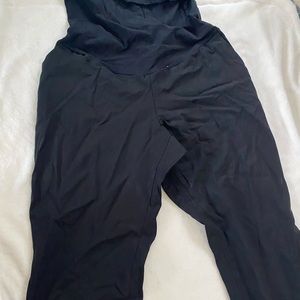 Pea in the pod cropped black maternity pants